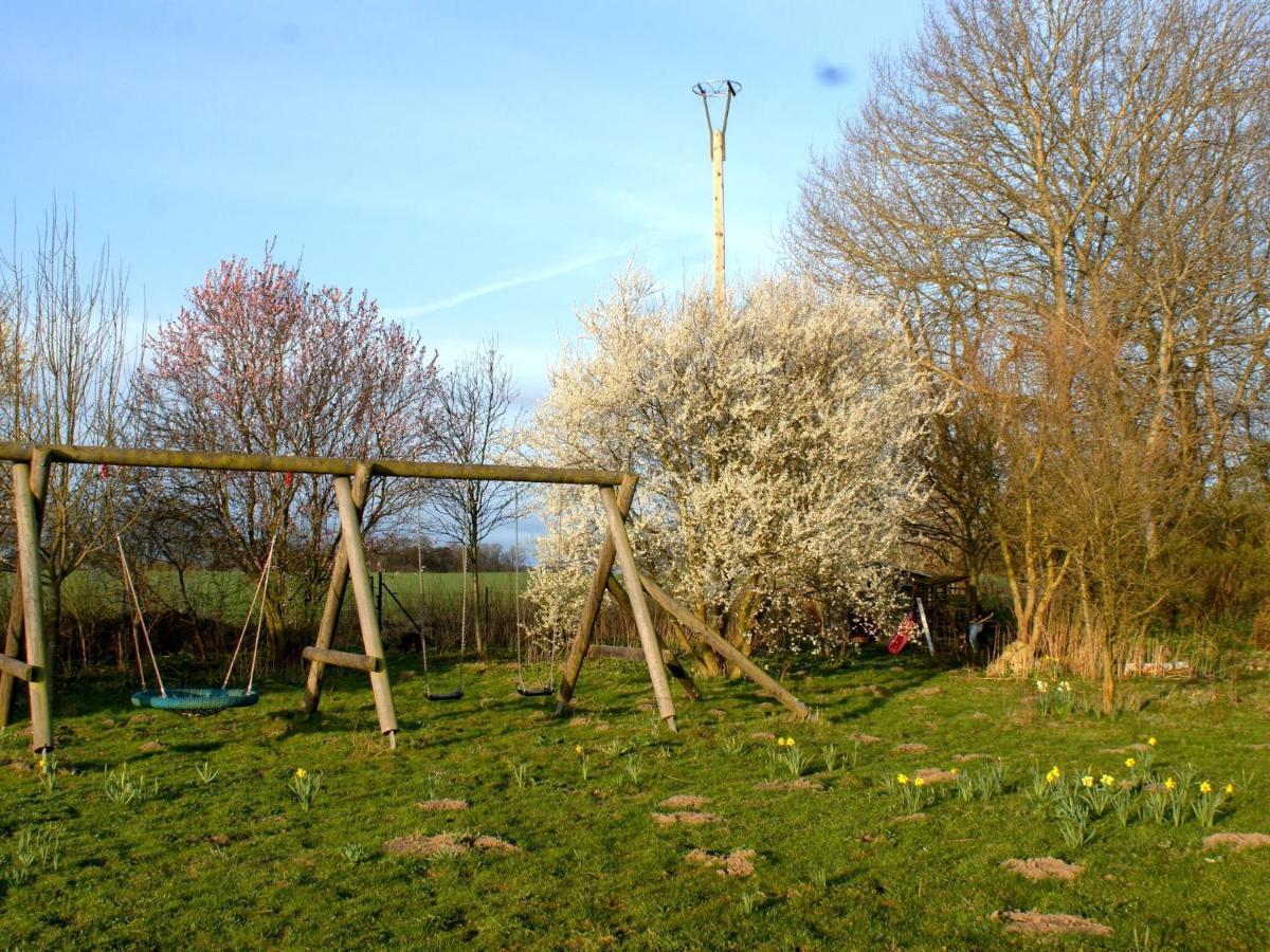 Cosy Apartment In Semlow Germany With Garden Eksteriør bilde